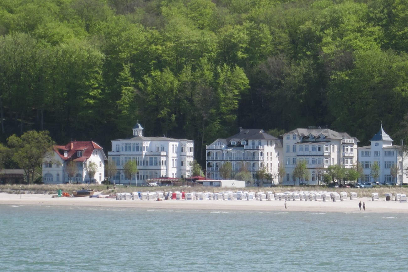 Strandvilla Agnes Apartment Strandjuwel Ostseebad Binz Insel Rügen Hausansicht Sandstrand