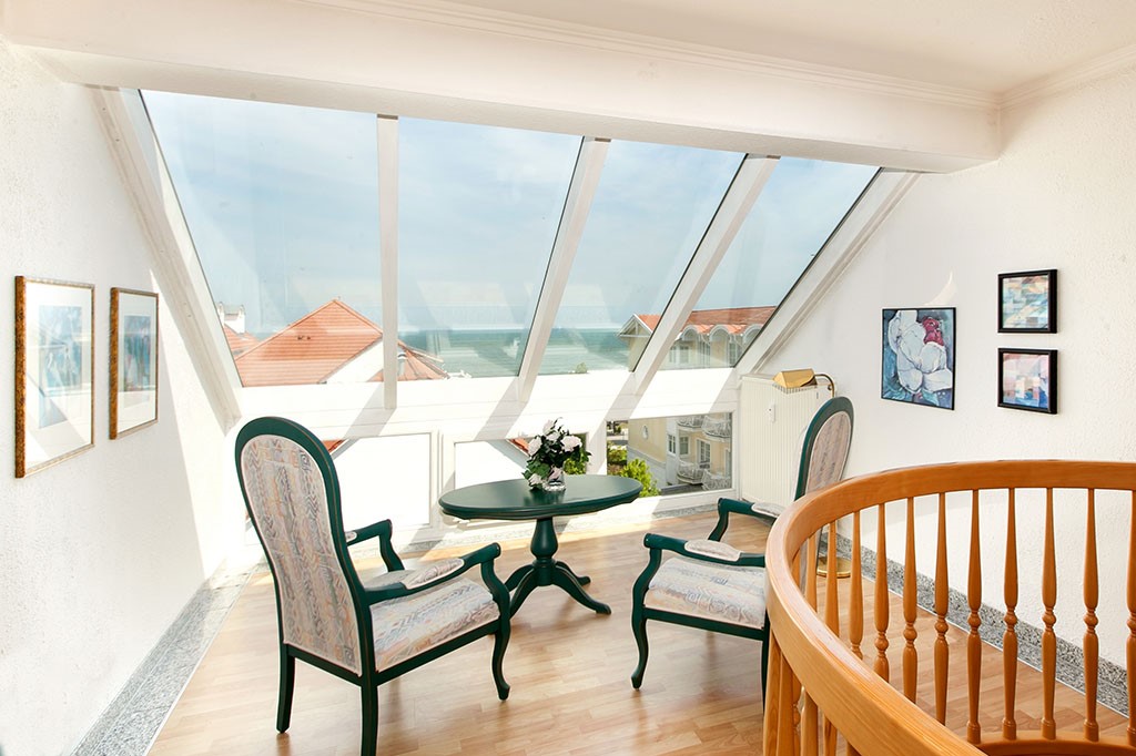 Villa Jahreszeiten Ferienwohnung Muschelwohnung Seebad Binz Insel Rügen Wohnzimmer mit Meerblick