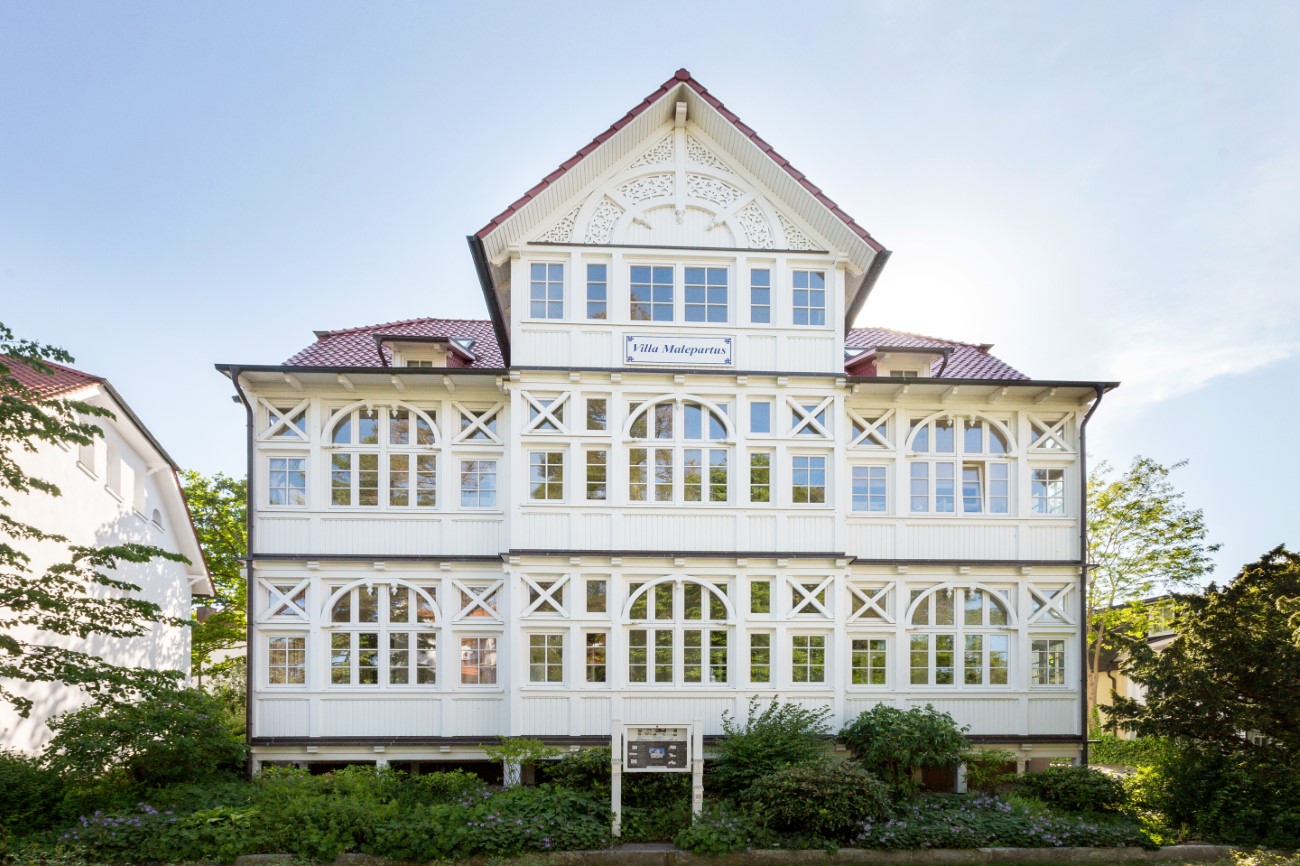 Villa Malepartus Ferienwohnungen Seebad Binz Insel Rügen Hausansicht