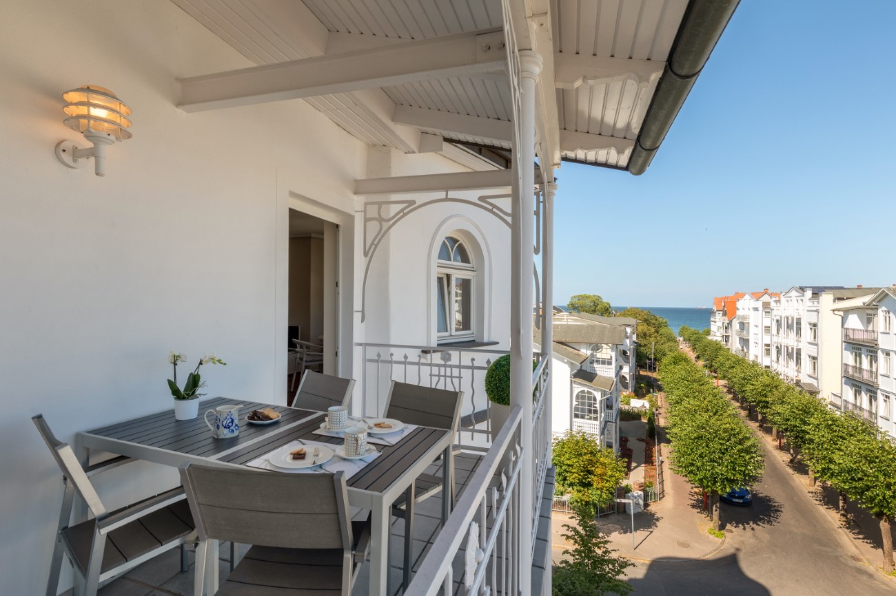 Villa Metropol Wohnung Turmjuwel Seebad Binz Insel Rügen mit Balkon und Meerblick