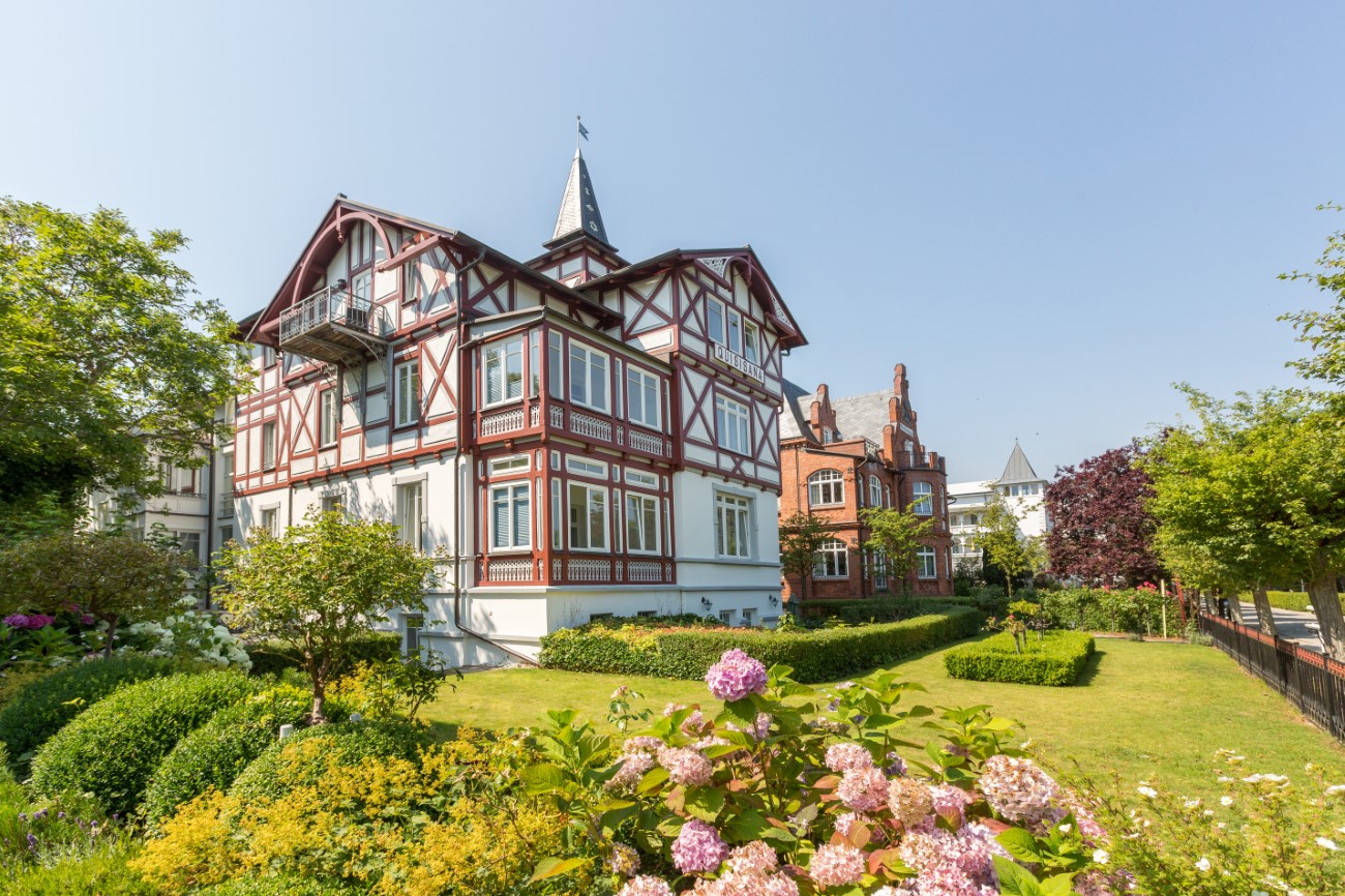 Villa Quisisana Ferienwohnungen Seebad Binz Insel Rügen Hausansicht