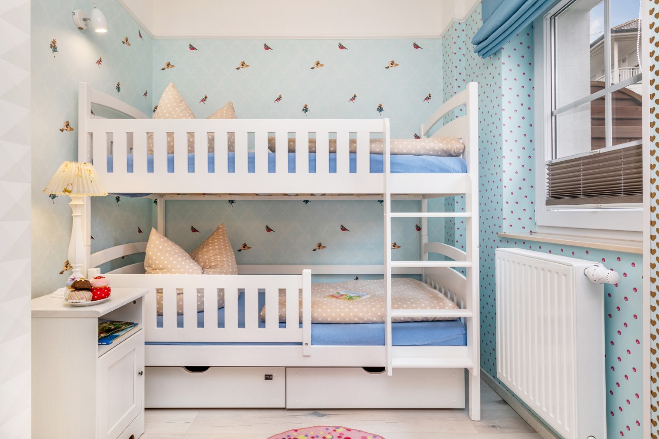 Ferienhaus Vogelhaus Seebad Binz Insel Rügen Kinderzimmer mit Etagenbett und Spielzeug