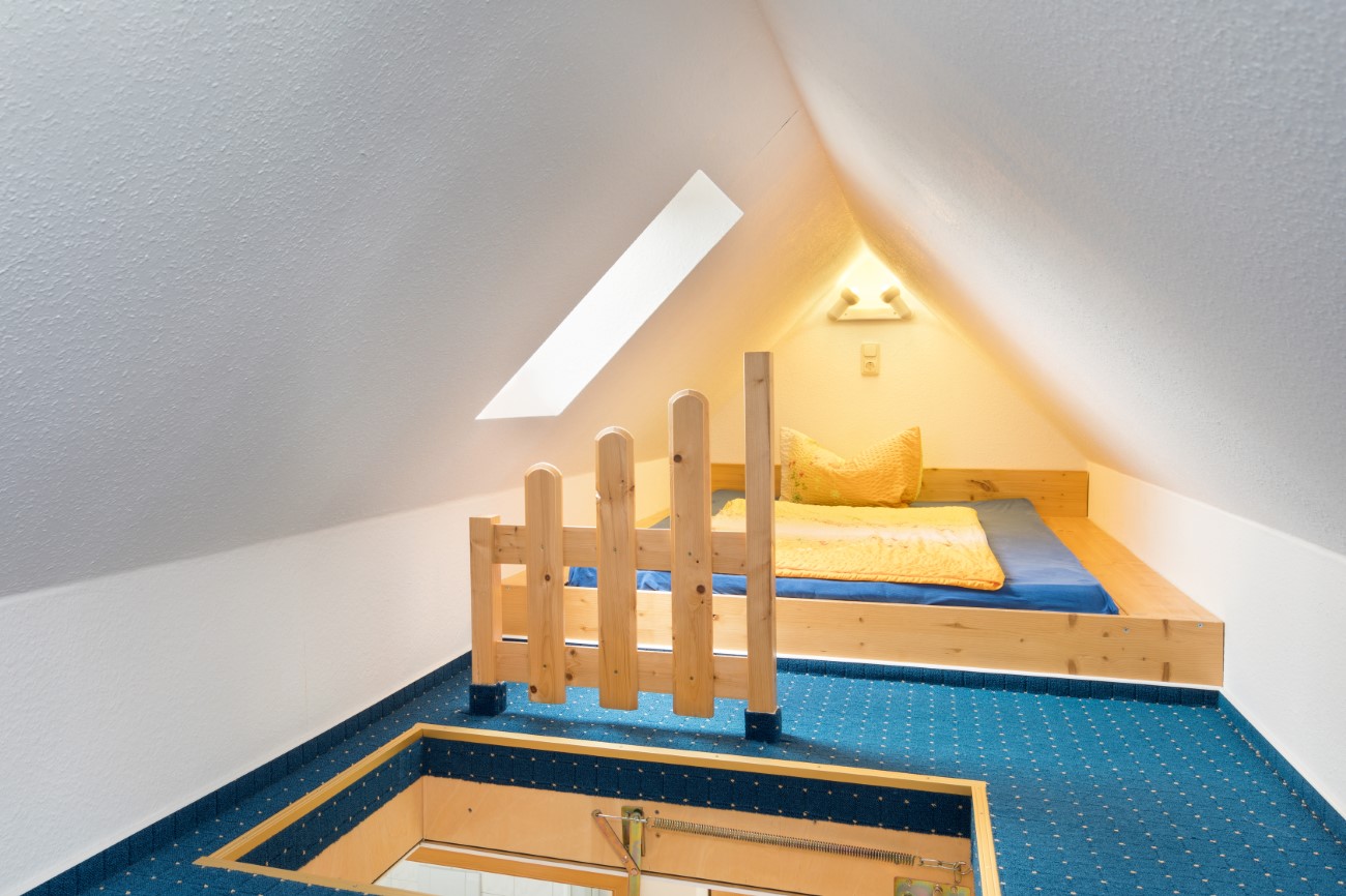 Ferienwohnung Vogelnest Ostseebad Binz Insel Rügen Dachboden mit Bett für die . Person