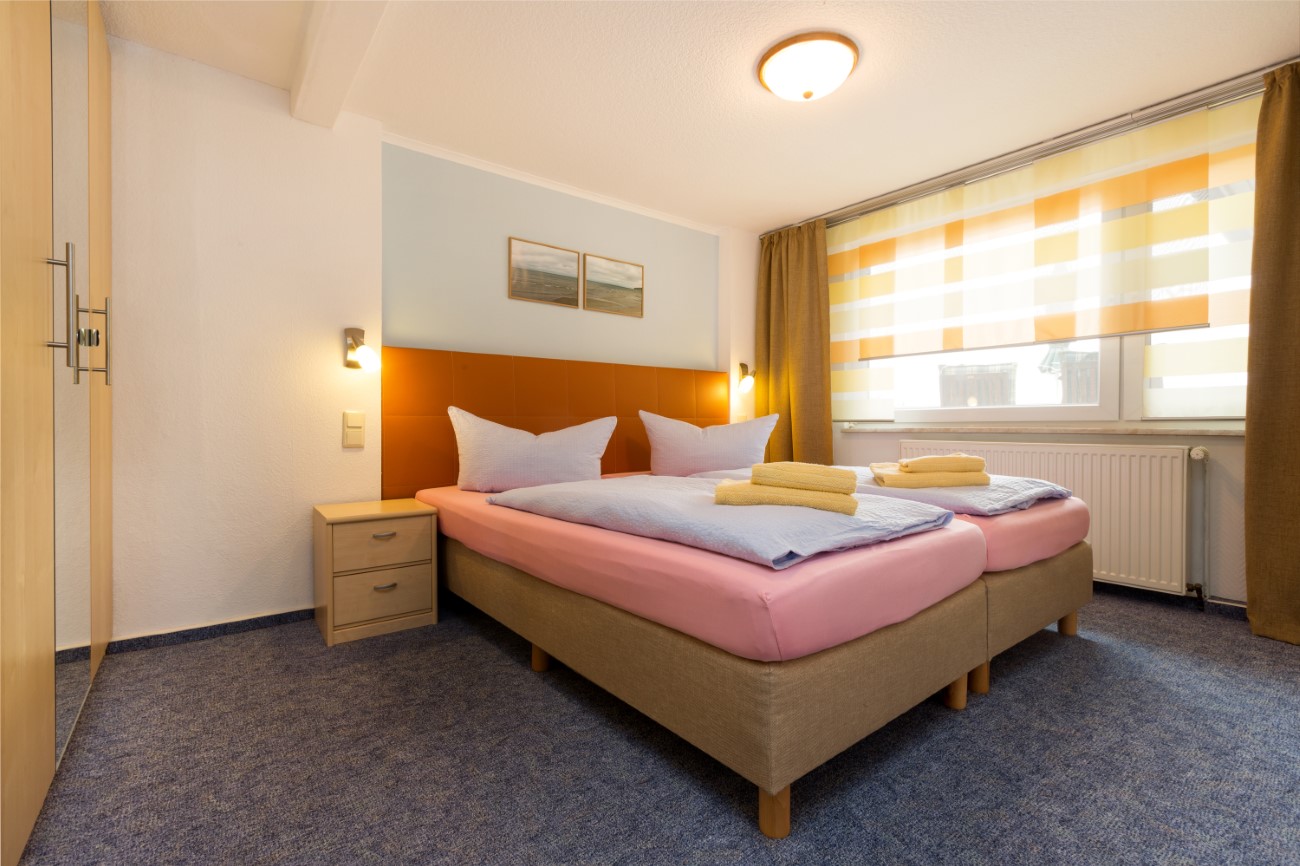 Ferienwohnung Zinglingsberg II Seebad Binz Insel Rügen Schlafzimmer mit Doppelbett
