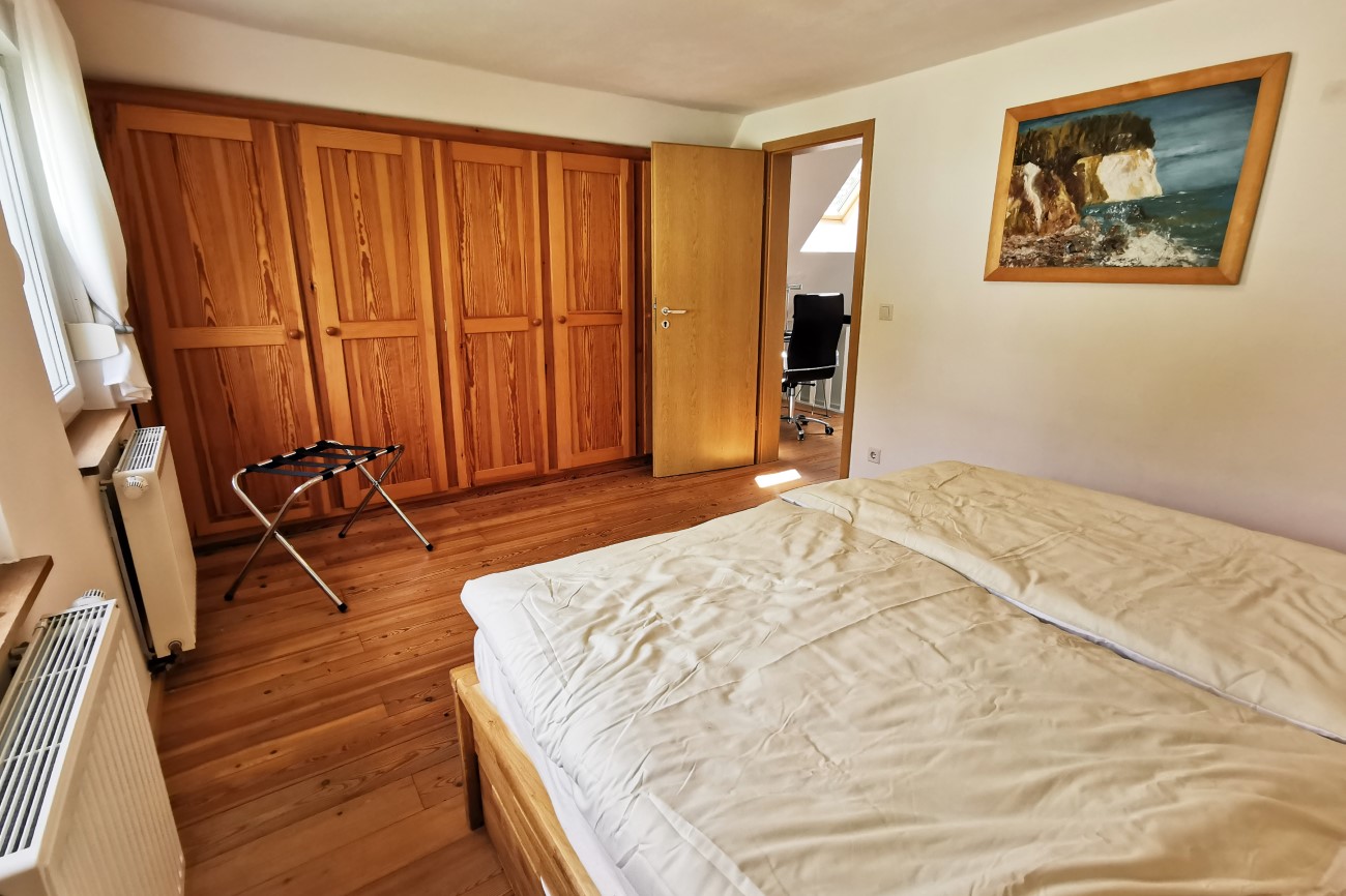 Ferienhaus Granskevitz 13 Landurlaub in Granskevitz Insel Rügen Schlafzimmer mit Doppelbett