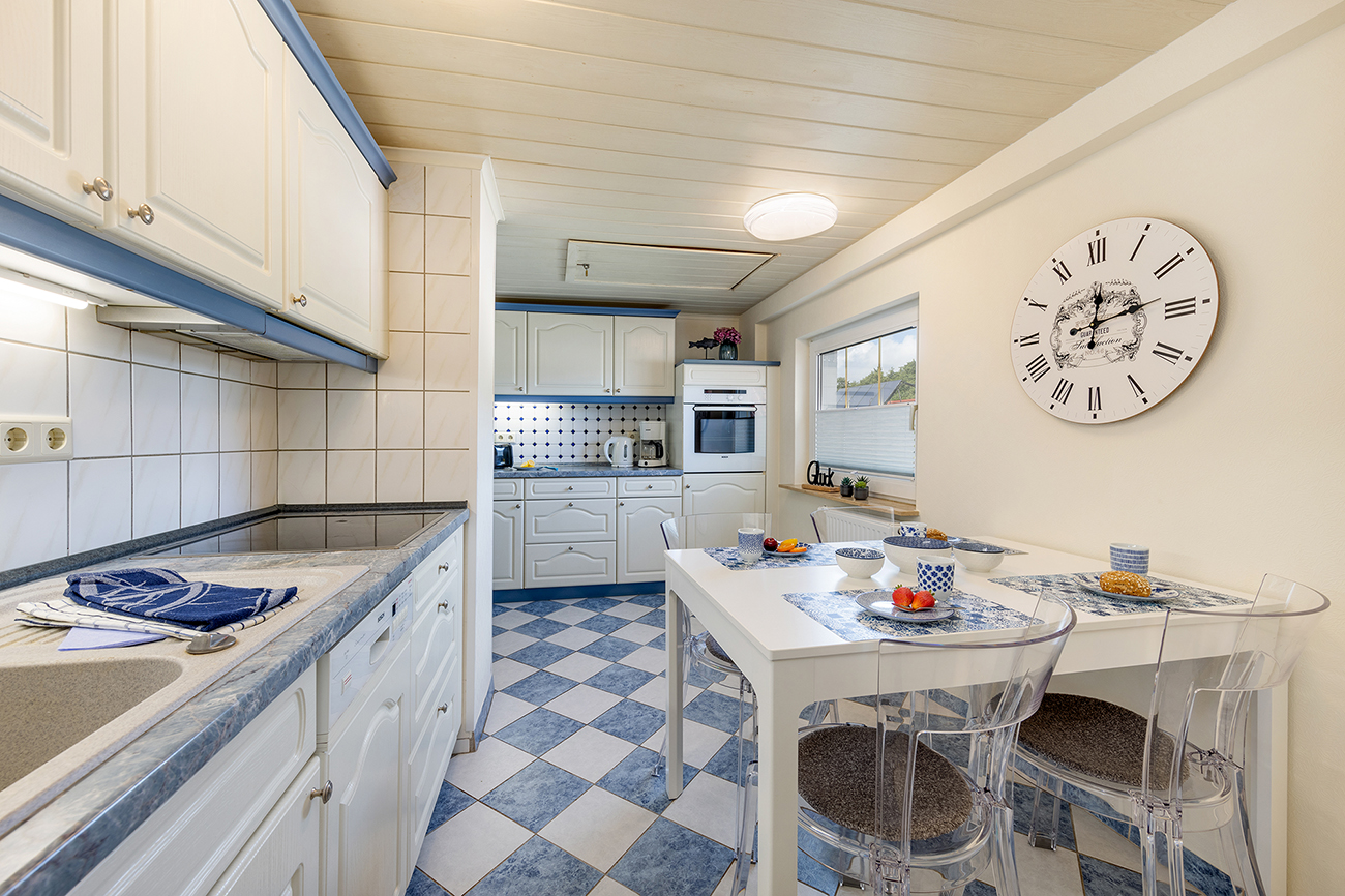 Ferienwohnung Inselglück Seebad Binz Insel Rügen Küche mit Backofen