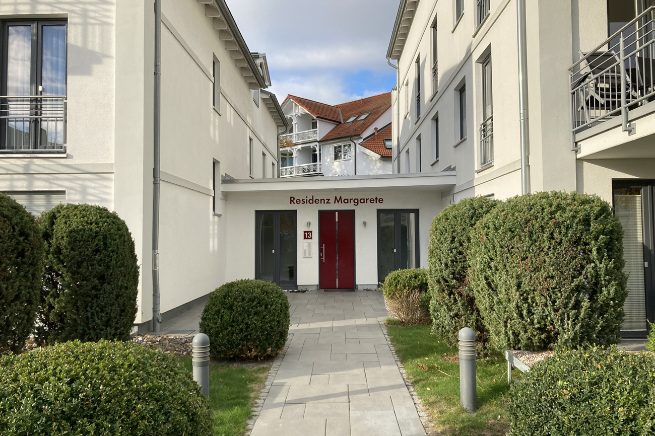 Residenz Margarete in Binz: große Fewo mit Balkon, Hundeerlaubnis und Sauna im Haus