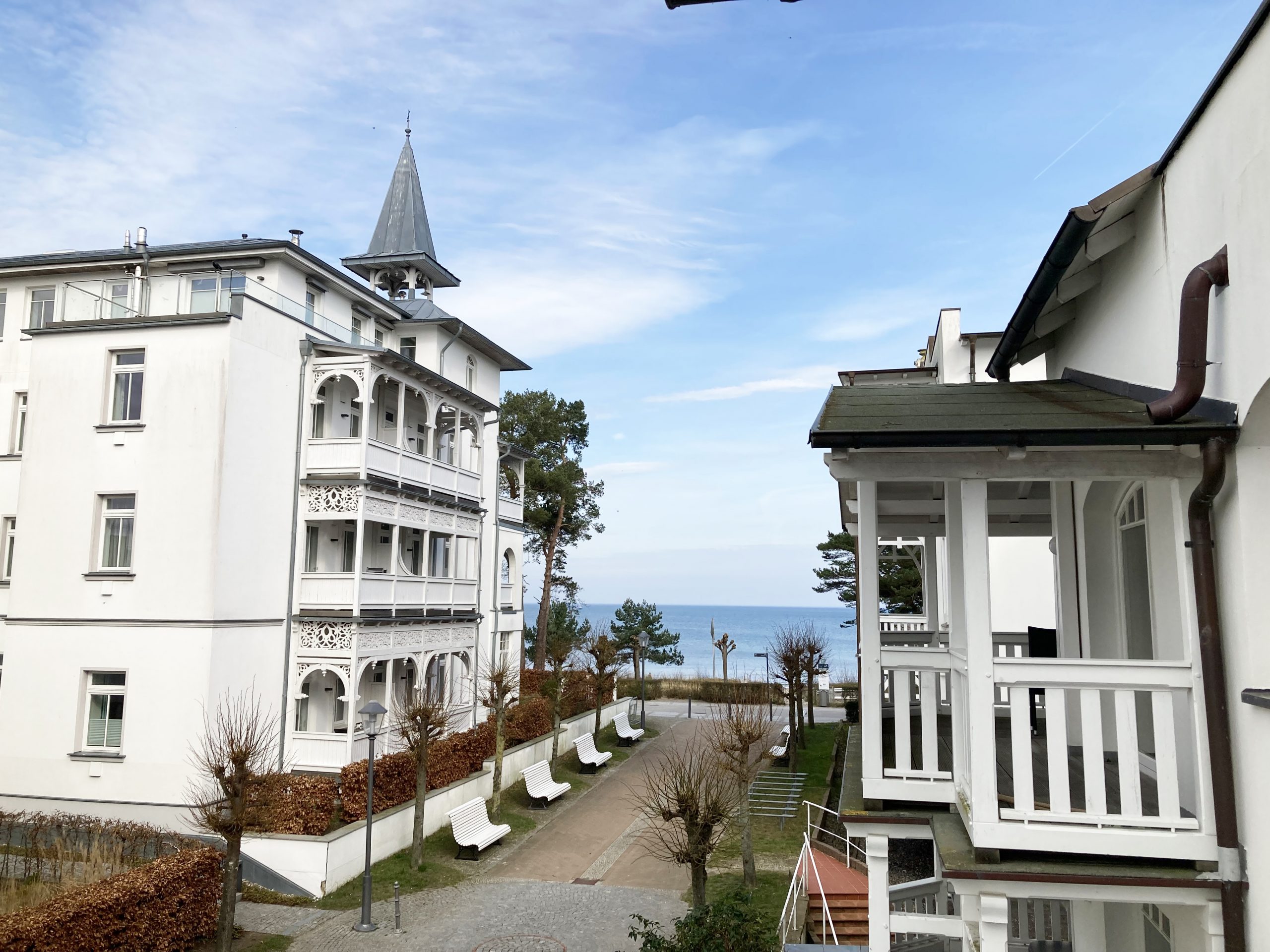 Villa Gudrun in Binz auf Rügen - Fewo 566 mit Balkon und seitlichem Meerblick